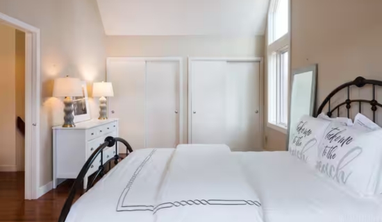 Slate House - a modern waterfront getaway